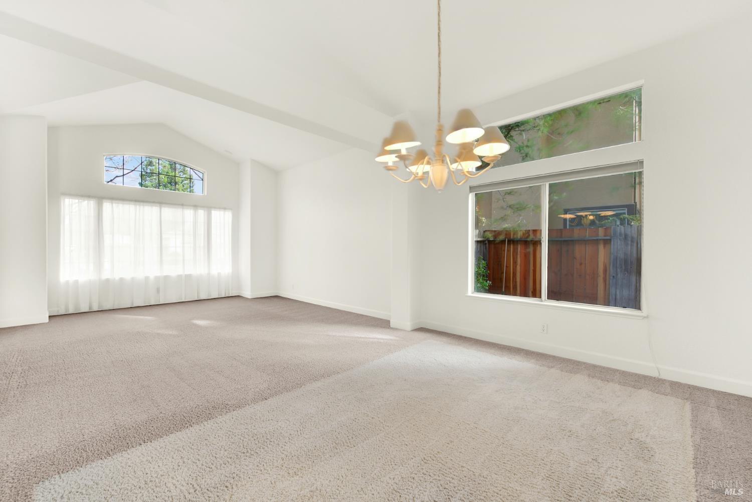 Detail Gallery Image 24 of 98 For 518 Canyon Oak Dr, Vacaville,  CA 95688 - 3 Beds | 2/1 Baths