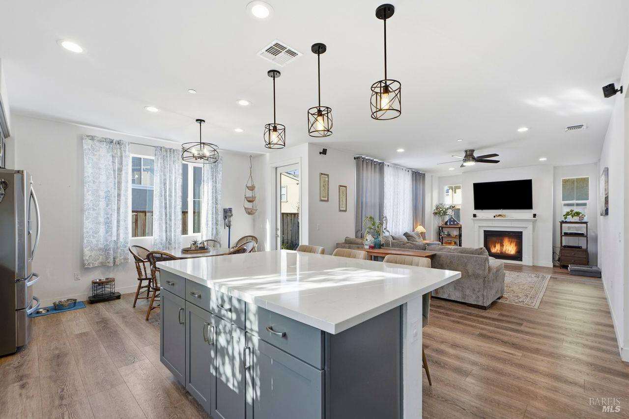 Detail Gallery Image 18 of 47 For 1617 Sorrel St, Santa Rosa,  CA 95403 - 3 Beds | 2/1 Baths