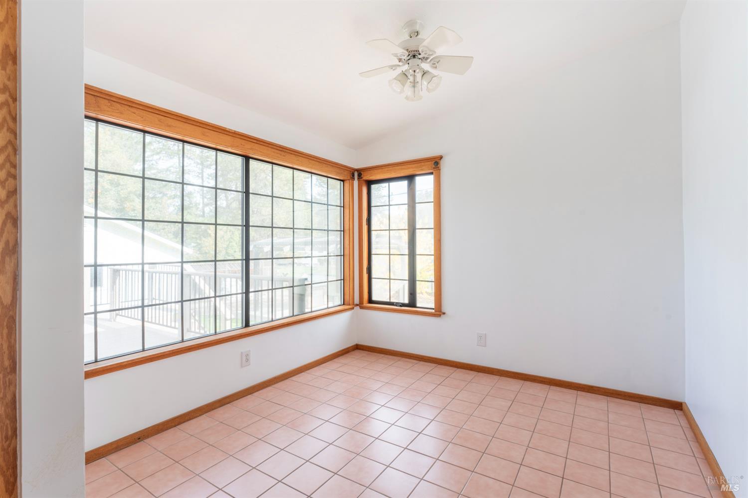 Detail Gallery Image 6 of 27 For 1840 Branscomb Rd, Laytonville,  CA 95454 - 3 Beds | 2 Baths