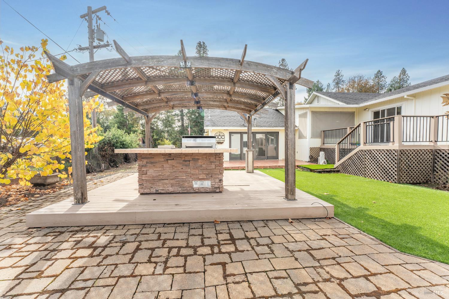 Detail Gallery Image 19 of 27 For 1840 Branscomb Rd, Laytonville,  CA 95454 - 3 Beds | 2 Baths