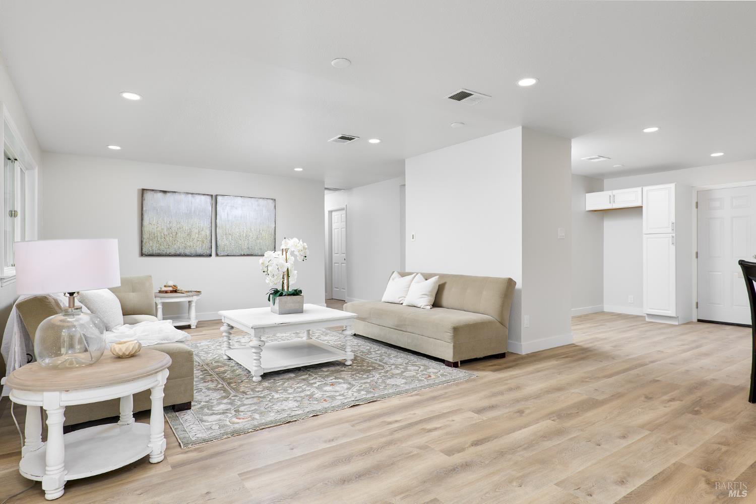 Detail Gallery Image 7 of 21 For 1745 San Jose Dr, Antioch,  CA 94509 - 3 Beds | 2 Baths