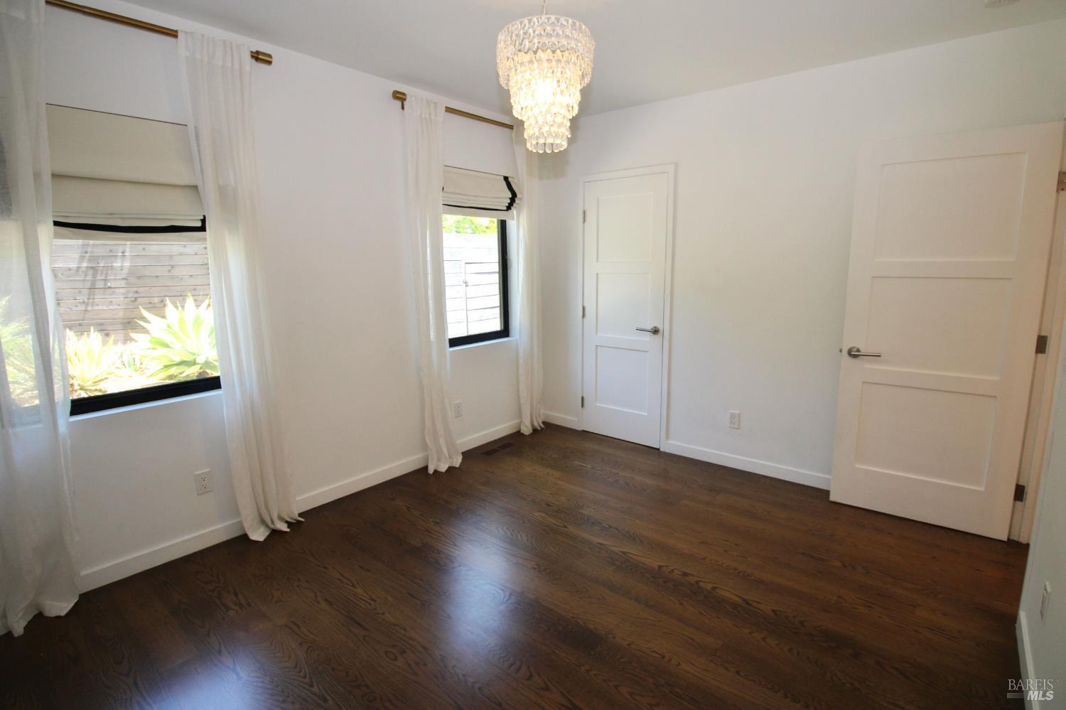 Detail Gallery Image 21 of 24 For 19 Bayview Ter, Mill Valley,  CA 94941 - 5 Beds | 3/1 Baths