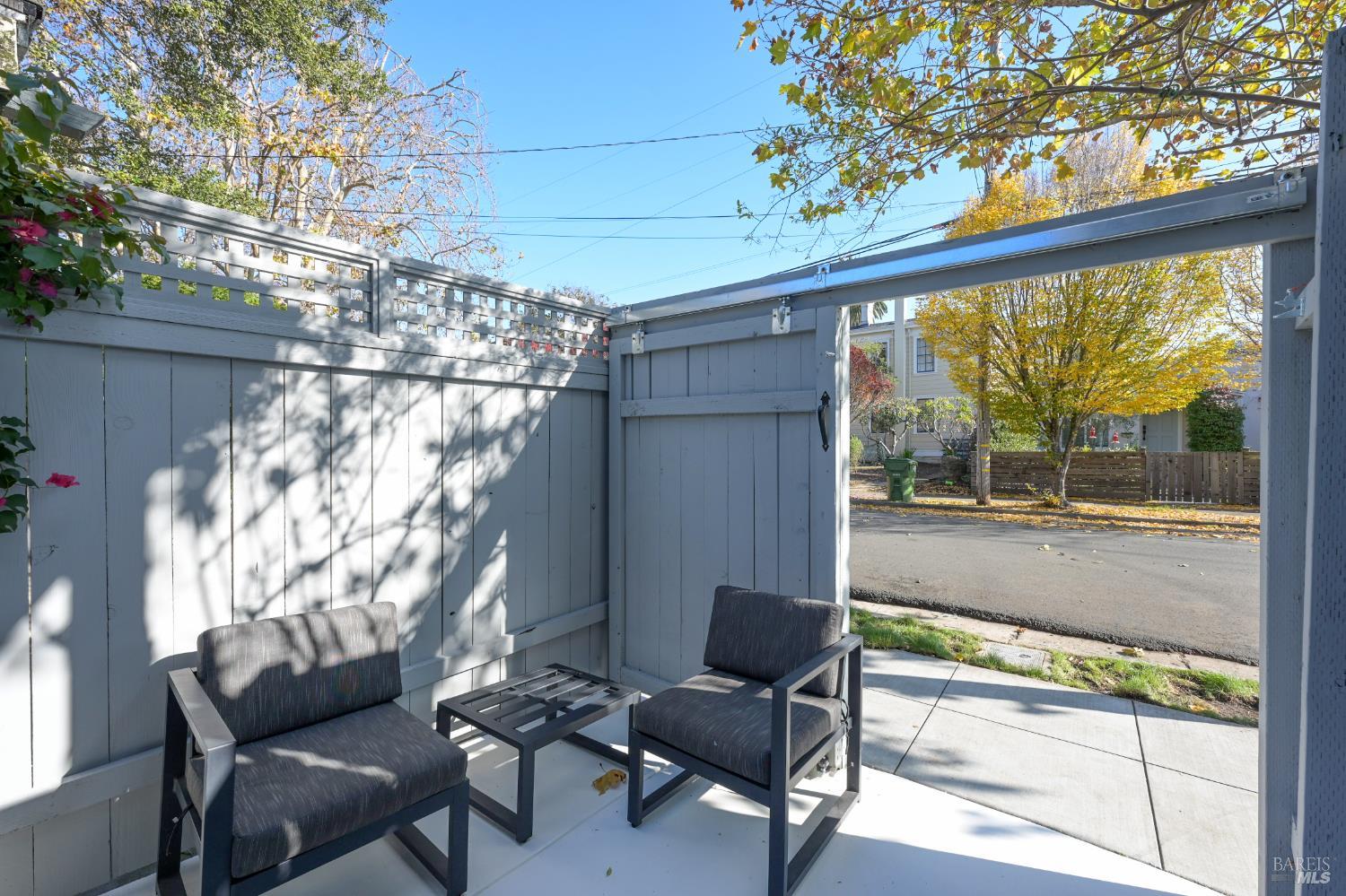 Detail Gallery Image 30 of 31 For 610 E St, Petaluma,  CA 94952 - 3 Beds | 2/1 Baths