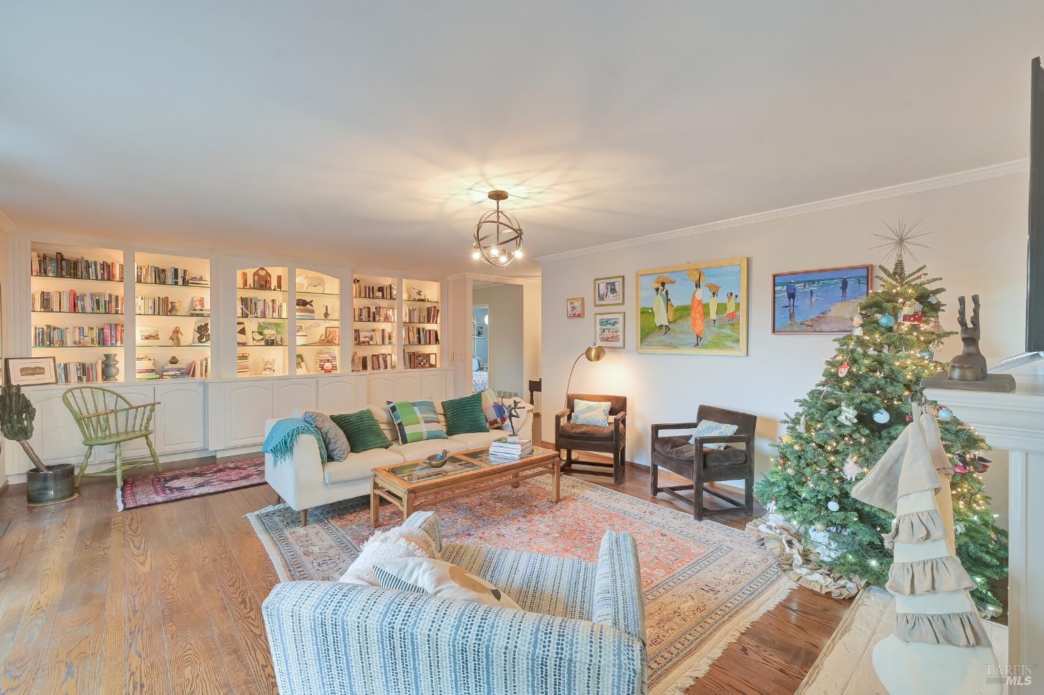 Detail Gallery Image 3 of 35 For 28 Bonnie Banks Way, San Rafael,  CA 94901 - 3 Beds | 2/1 Baths