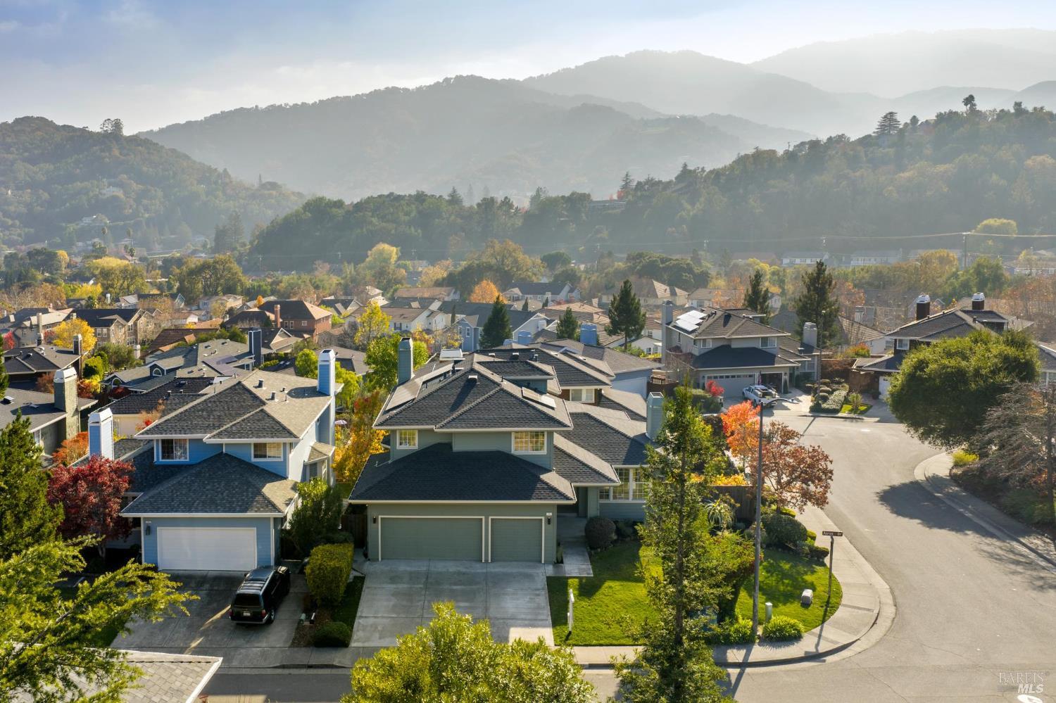 Detail Gallery Image 37 of 43 For 15 Aaron Dr, Novato,  CA 94949 - 5 Beds | 3 Baths