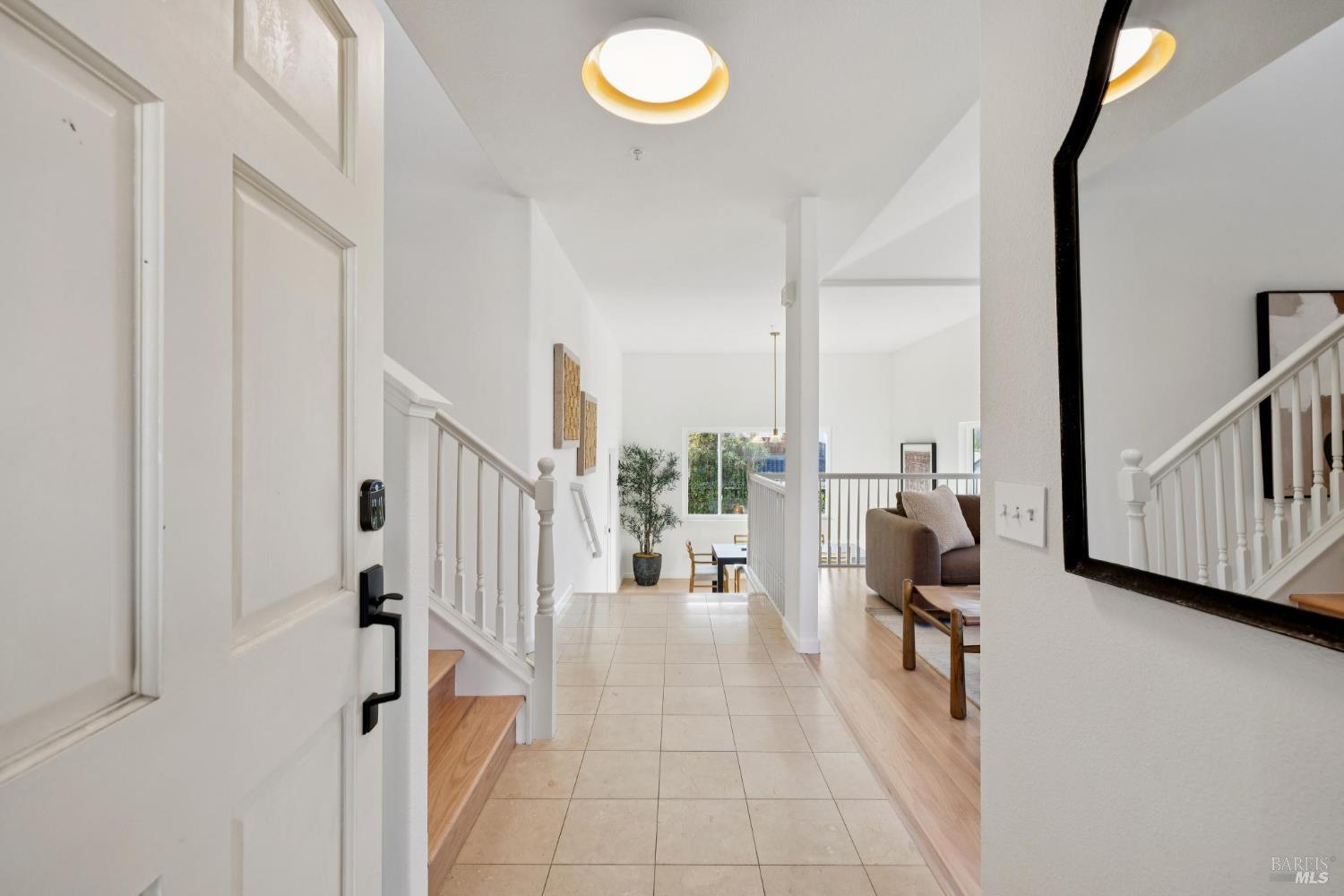 Detail Gallery Image 3 of 43 For 15 Aaron Dr, Novato,  CA 94949 - 5 Beds | 3 Baths