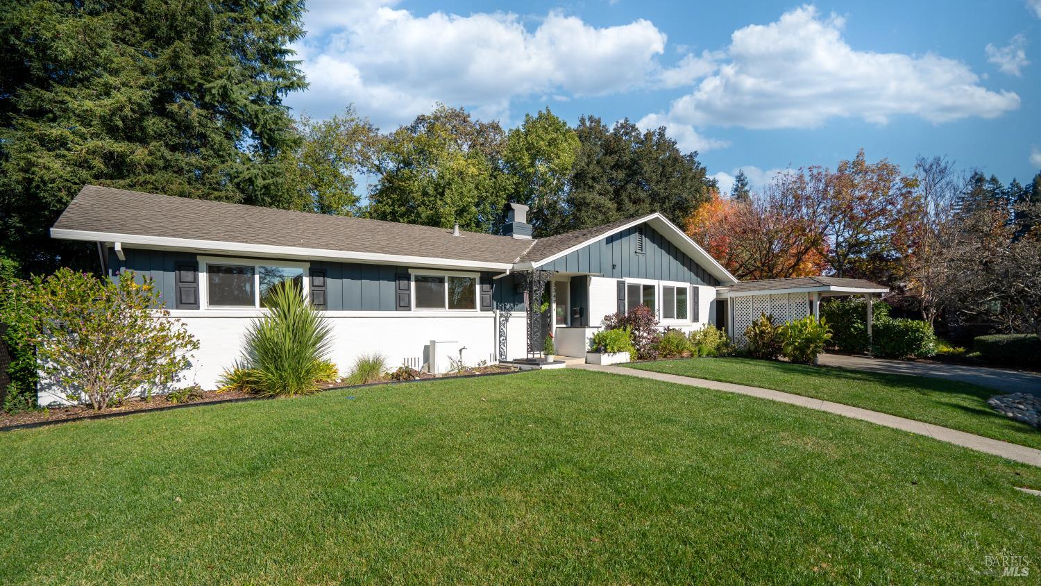 Detail Gallery Image 2 of 21 For 3347 Hermit Way, Santa Rosa,  CA 95405 - 3 Beds | 2 Baths