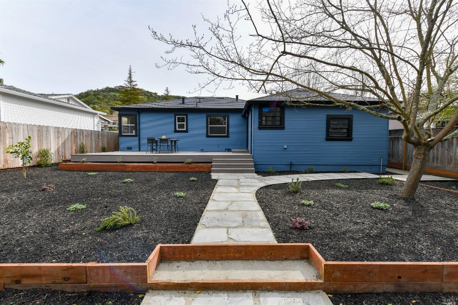 Detail Gallery Image 10 of 37 For 1509 Banks Ave, Napa,  CA 94559 - 3 Beds | 1 Baths