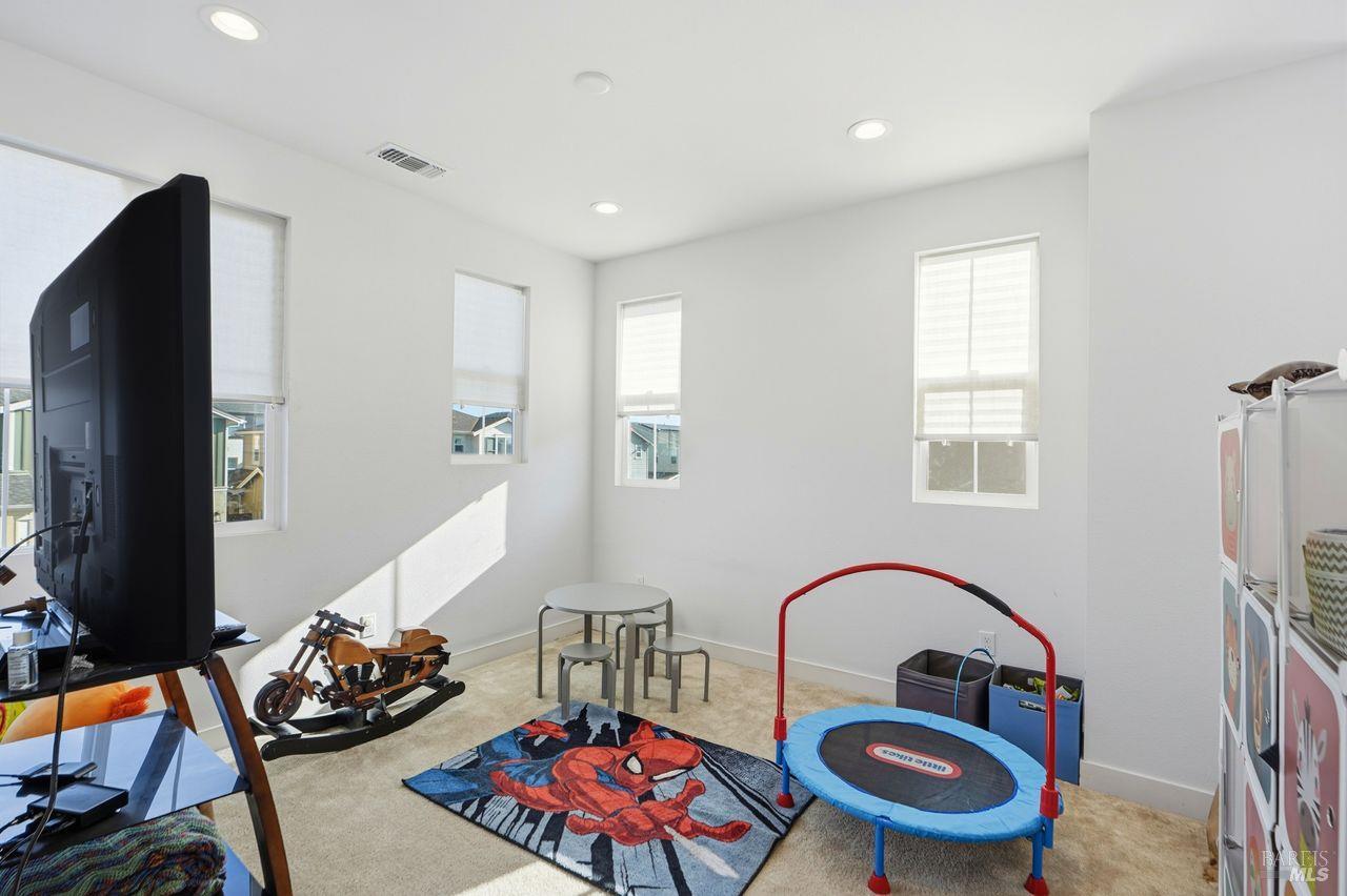 Detail Gallery Image 26 of 47 For 1617 Sorrel St, Santa Rosa,  CA 95403 - 3 Beds | 2/1 Baths