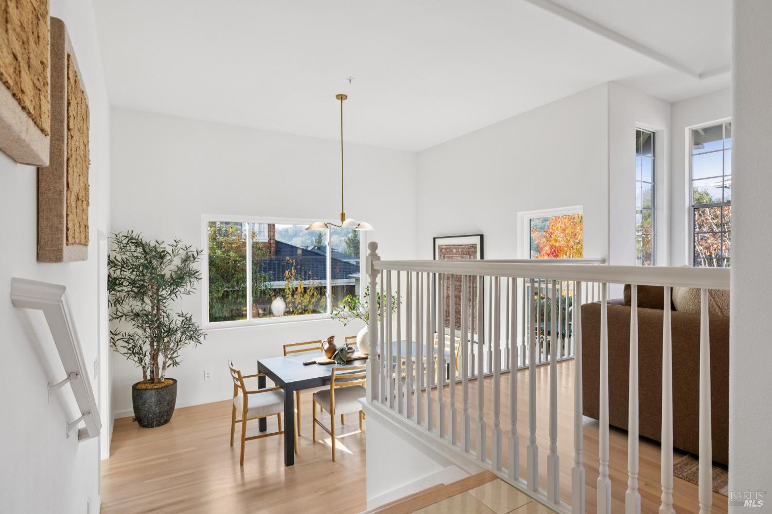 Detail Gallery Image 7 of 43 For 15 Aaron Dr, Novato,  CA 94949 - 5 Beds | 3 Baths