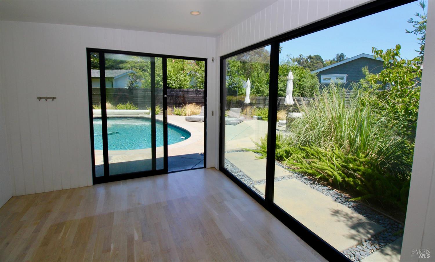 Detail Gallery Image 23 of 24 For 19 Bayview Ter, Mill Valley,  CA 94941 - 5 Beds | 3/1 Baths