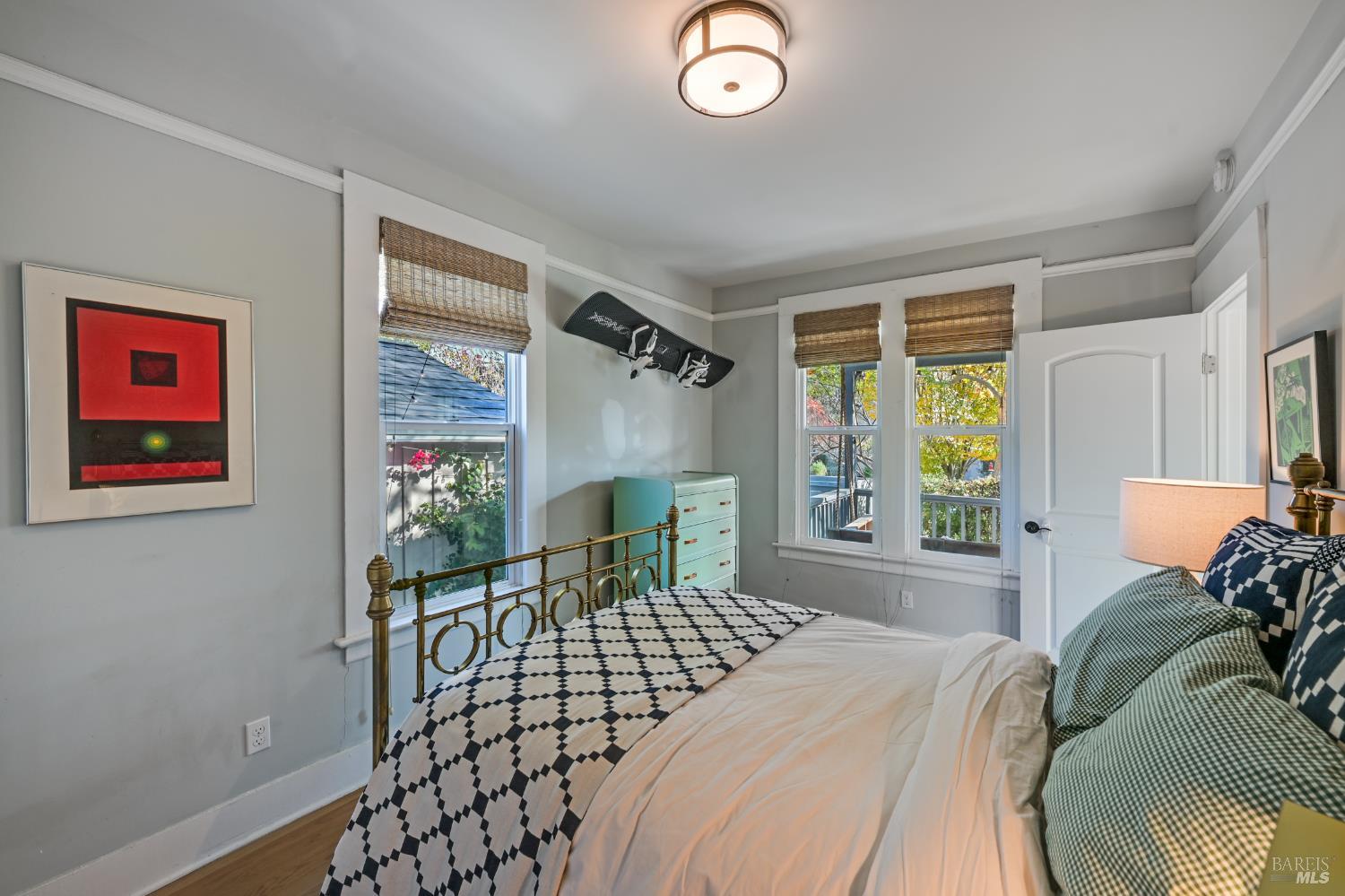 Detail Gallery Image 16 of 31 For 610 E St, Petaluma,  CA 94952 - 3 Beds | 2/1 Baths