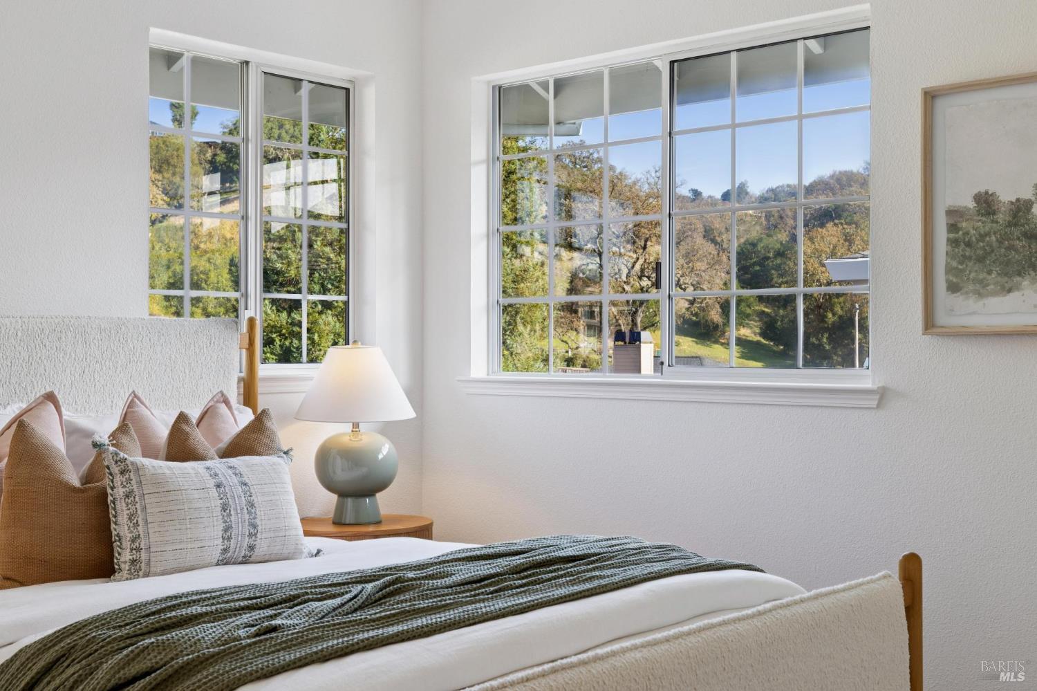 Detail Gallery Image 30 of 43 For 15 Aaron Dr, Novato,  CA 94949 - 5 Beds | 3 Baths