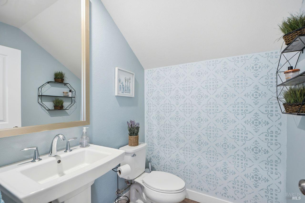 Detail Gallery Image 40 of 47 For 1617 Sorrel St, Santa Rosa,  CA 95403 - 3 Beds | 2/1 Baths