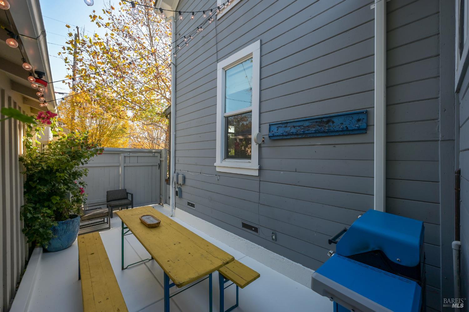 Detail Gallery Image 28 of 31 For 610 E St, Petaluma,  CA 94952 - 3 Beds | 2/1 Baths