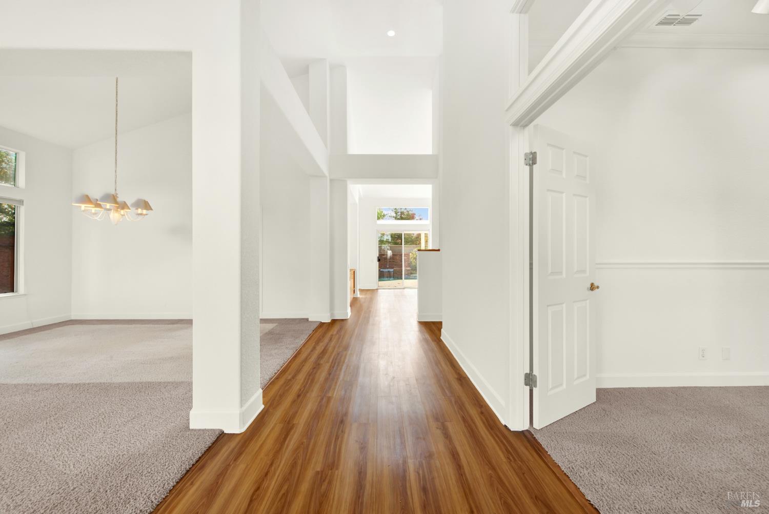 Detail Gallery Image 16 of 98 For 518 Canyon Oak Dr, Vacaville,  CA 95688 - 3 Beds | 2/1 Baths