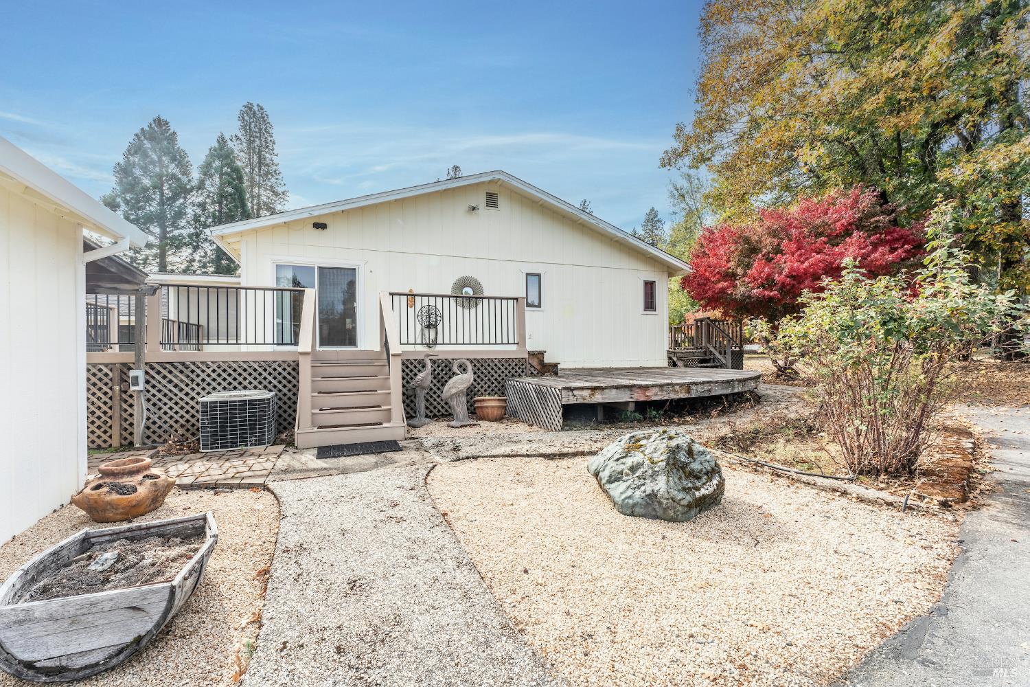 Detail Gallery Image 17 of 27 For 1840 Branscomb Rd, Laytonville,  CA 95454 - 3 Beds | 2 Baths