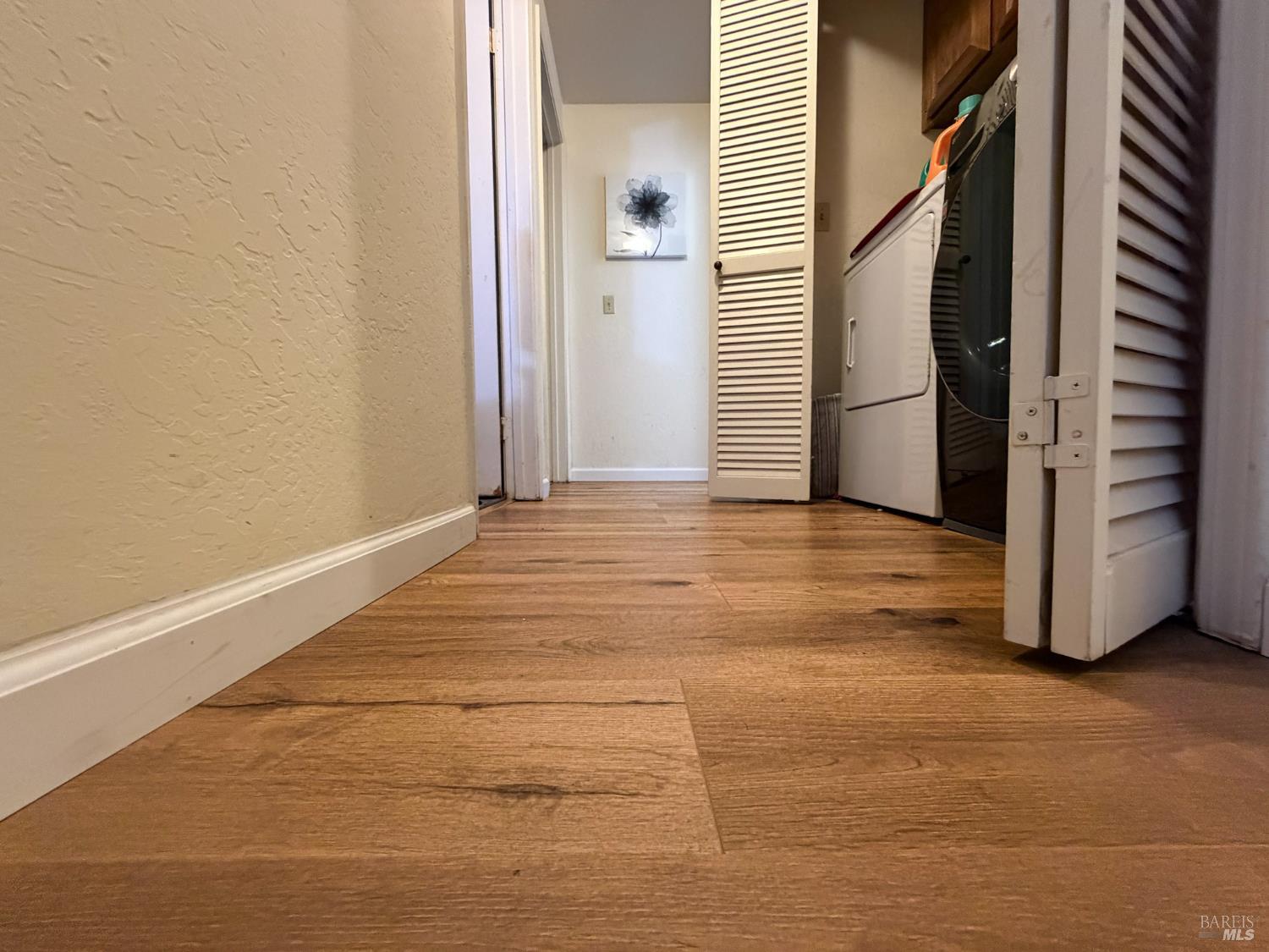 Detail Gallery Image 5 of 12 For 25912 Hayward Blvd #106,  Hayward,  CA 94542 - 2 Beds | 2 Baths