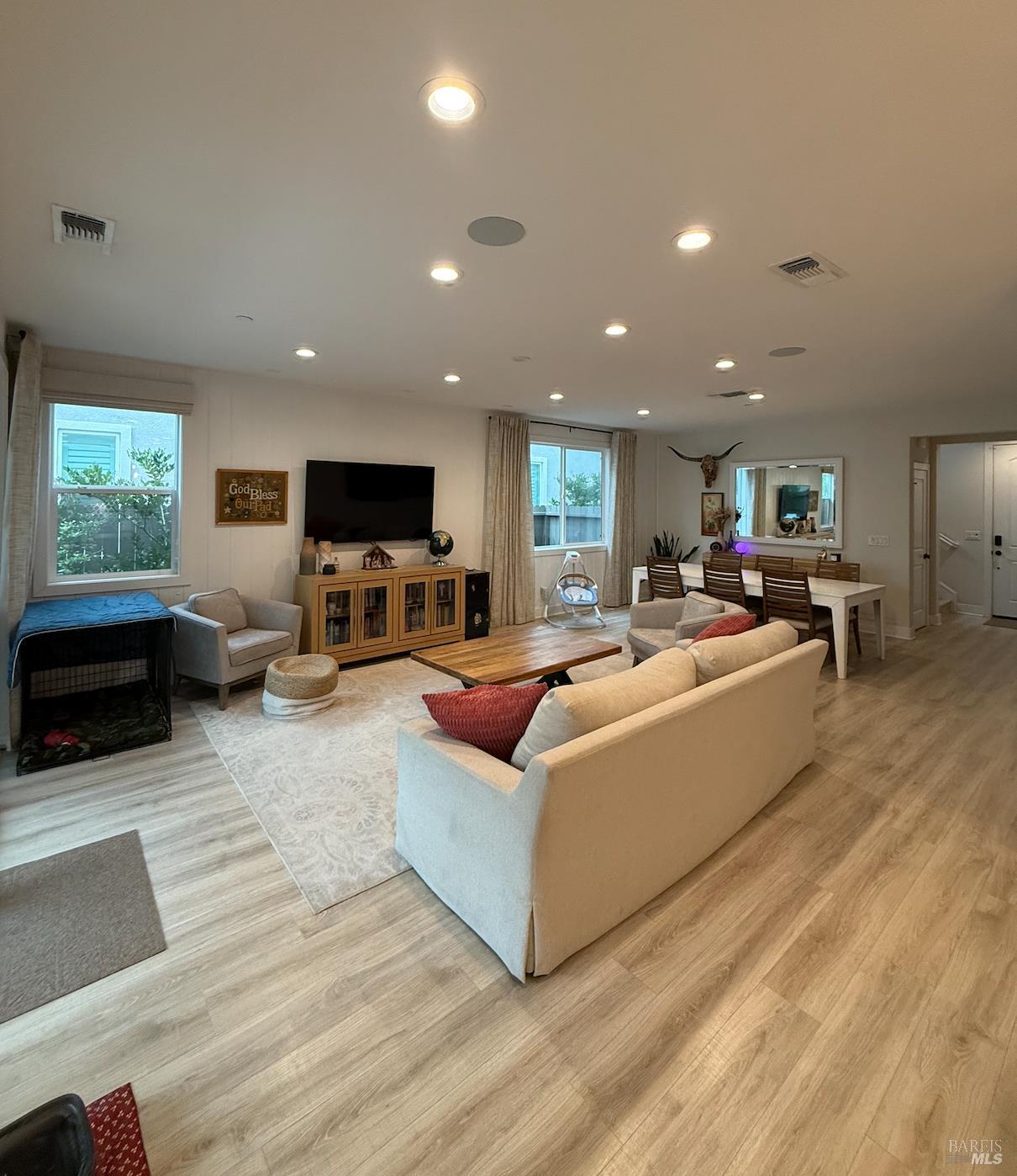 Detail Gallery Image 7 of 39 For 813 Cosmos Dr, Vacaville,  CA 95687 - 4 Beds | 3 Baths