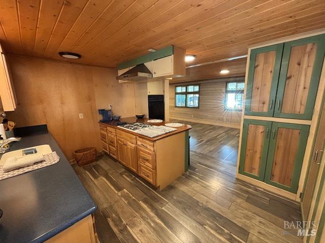 Detail Gallery Image 3 of 28 For 801 Lake Mendocino Dr, Ukiah,  CA 95482 - 2 Beds | 2 Baths