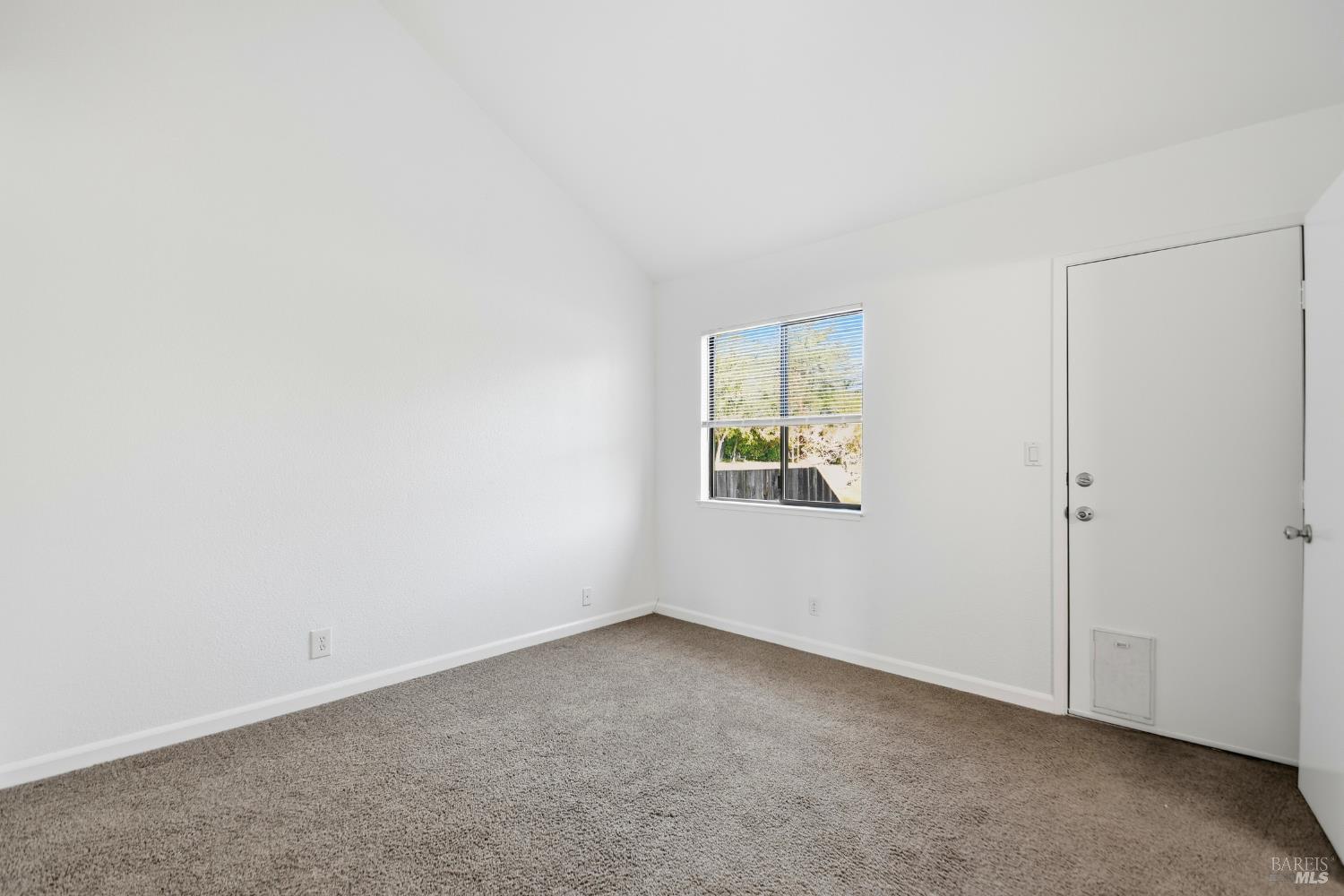 Detail Gallery Image 13 of 17 For 23 Pine Tree Cir, Cotati,  CA 94931 - 2 Beds | 1/1 Baths