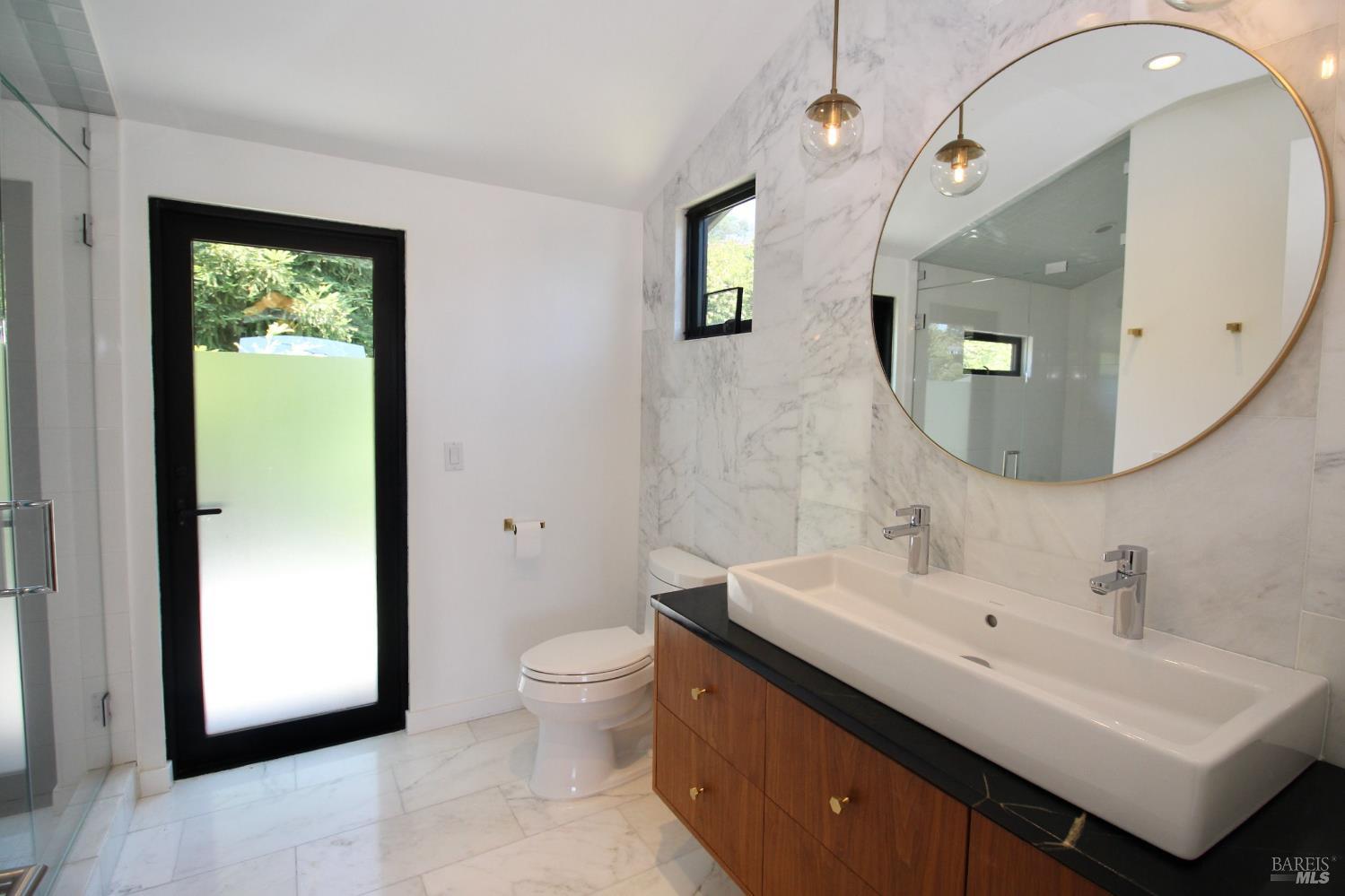 Detail Gallery Image 8 of 24 For 19 Bayview Ter, Mill Valley,  CA 94941 - 5 Beds | 3/1 Baths