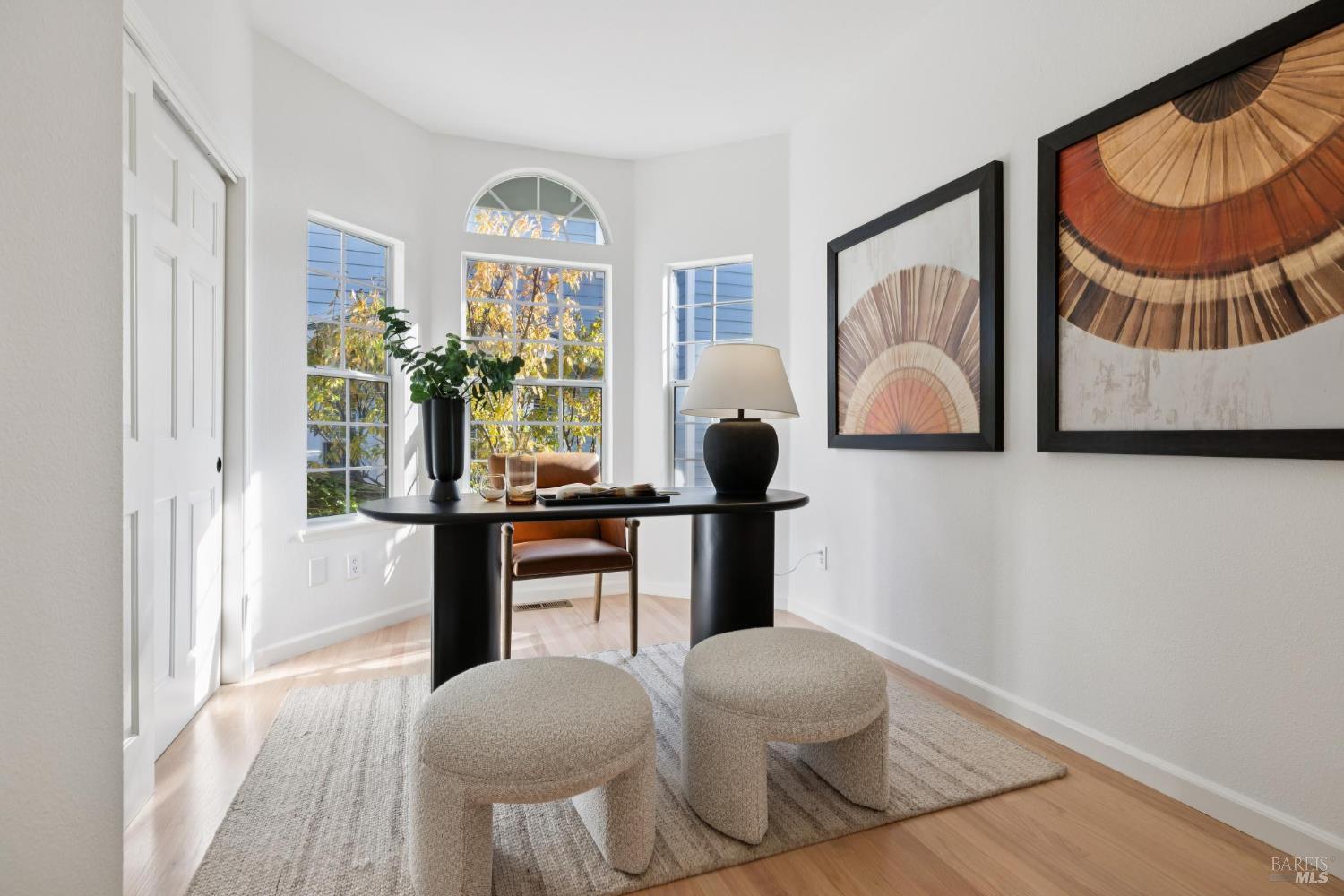 Detail Gallery Image 16 of 43 For 15 Aaron Dr, Novato,  CA 94949 - 5 Beds | 3 Baths