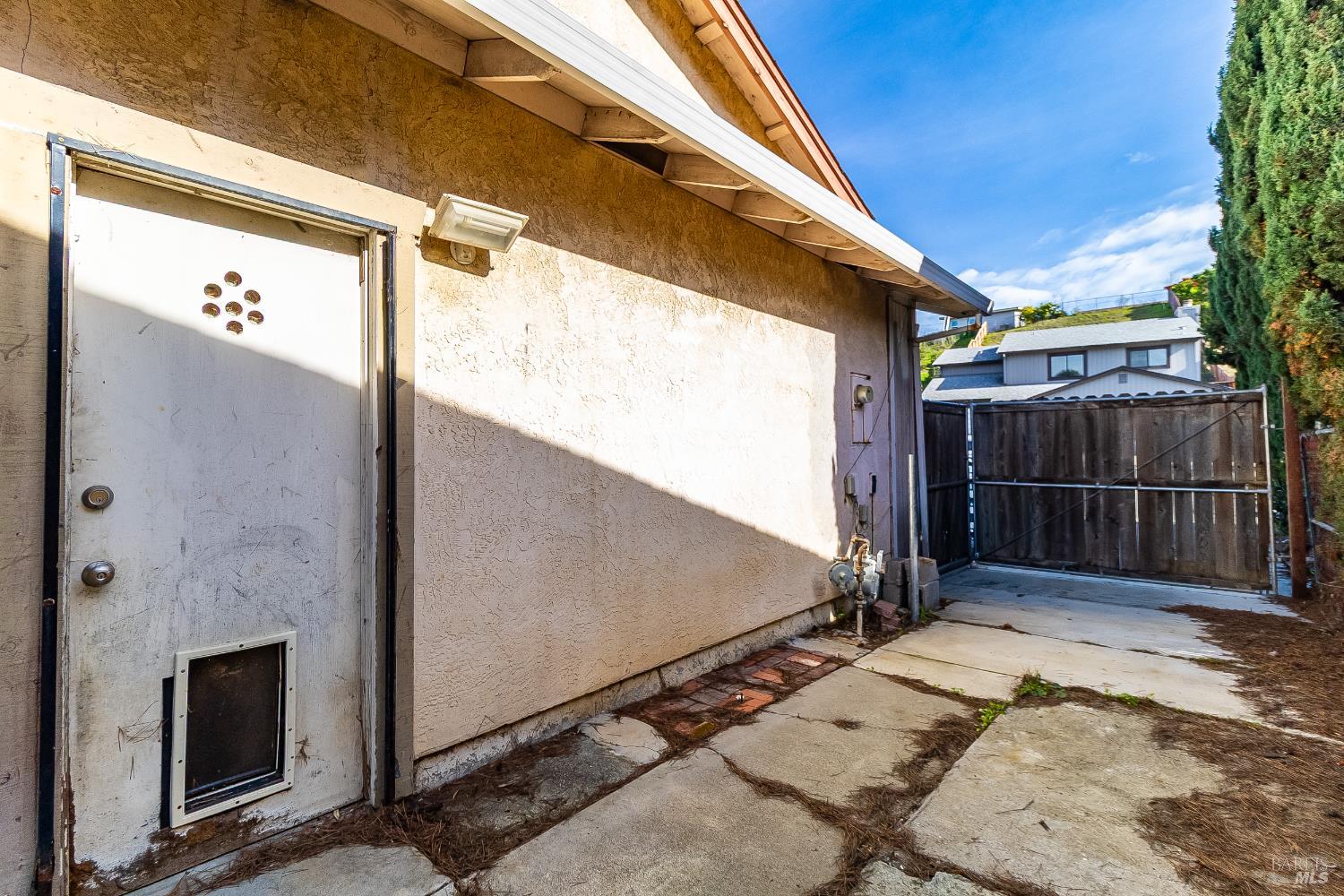 Detail Gallery Image 44 of 55 For 235 Toledo Ct, Vallejo,  CA 94591 - 5 Beds | 3/1 Baths