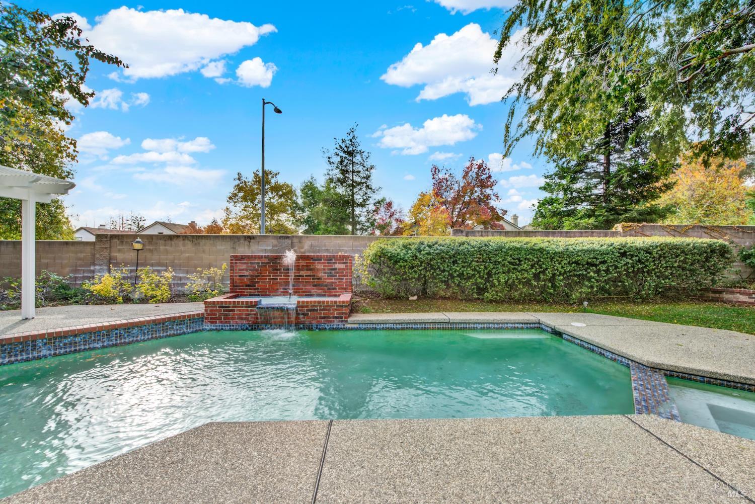 Detail Gallery Image 9 of 98 For 518 Canyon Oak Dr, Vacaville,  CA 95688 - 3 Beds | 2/1 Baths