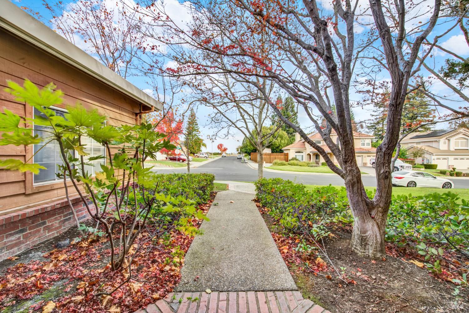 Detail Gallery Image 12 of 98 For 518 Canyon Oak Dr, Vacaville,  CA 95688 - 3 Beds | 2/1 Baths