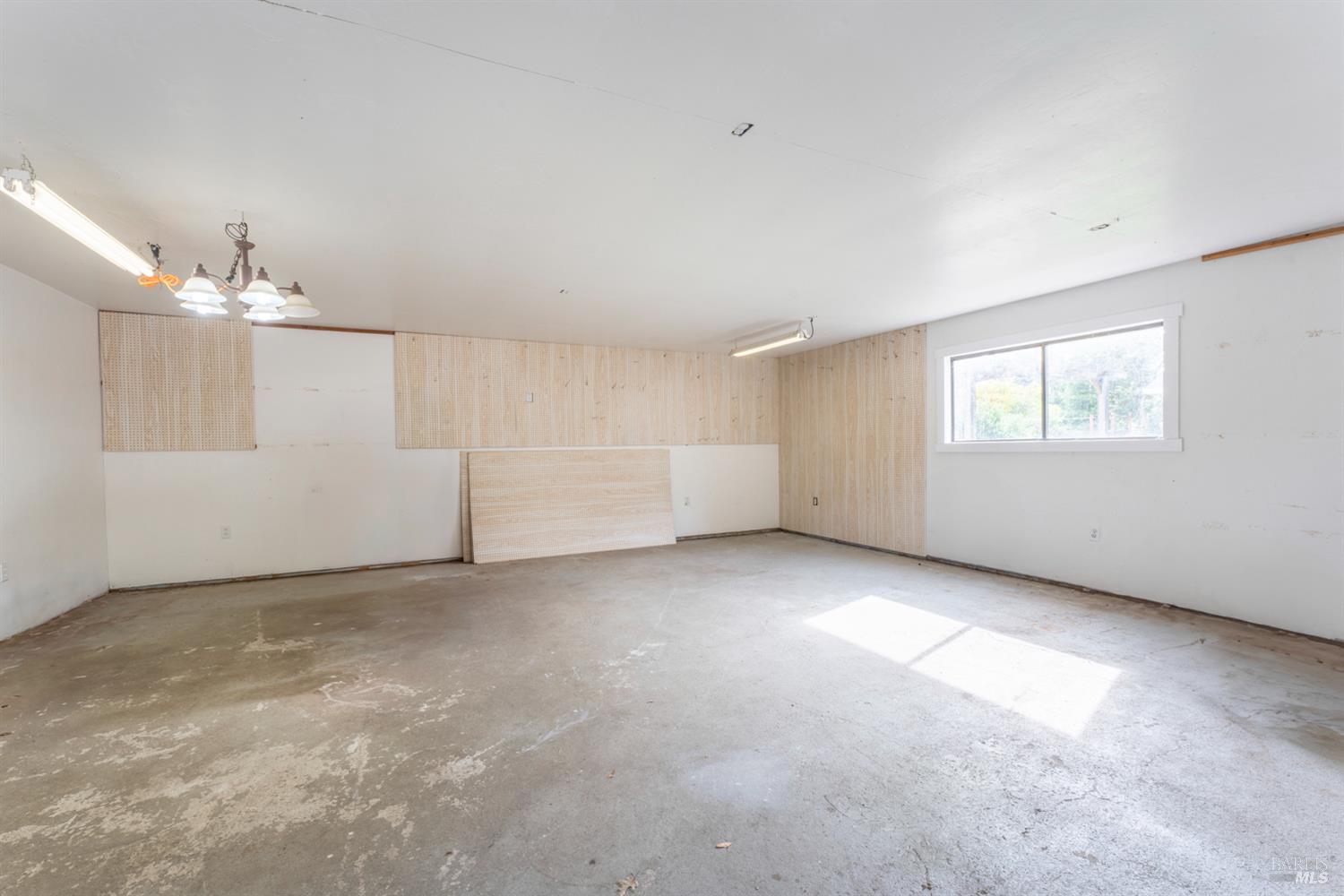 Detail Gallery Image 24 of 27 For 1840 Branscomb Rd, Laytonville,  CA 95454 - 3 Beds | 2 Baths