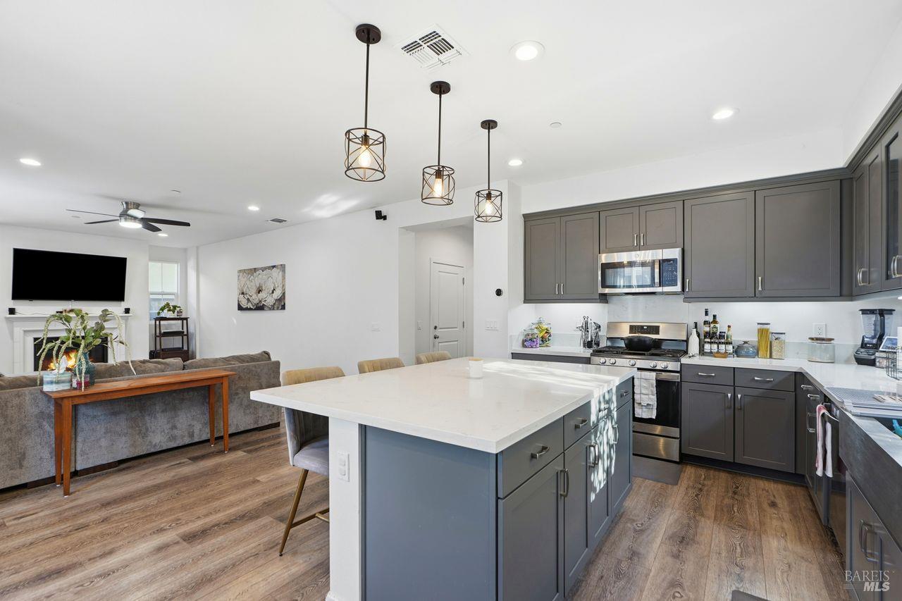 Detail Gallery Image 17 of 47 For 1617 Sorrel St, Santa Rosa,  CA 95403 - 3 Beds | 2/1 Baths