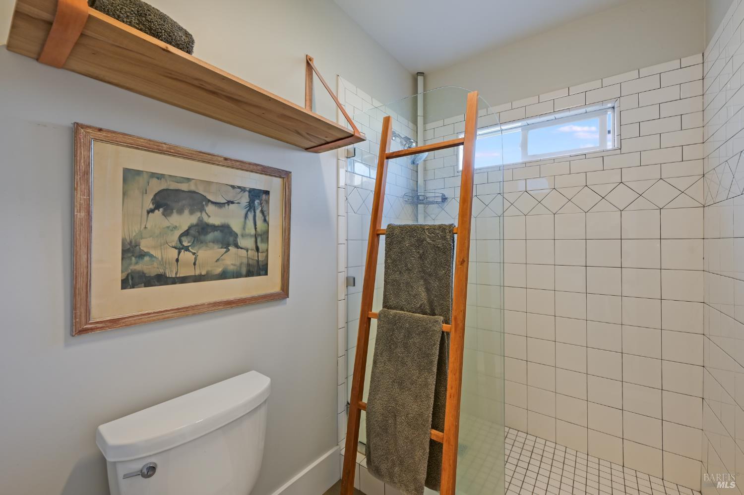 Detail Gallery Image 21 of 31 For 610 E St, Petaluma,  CA 94952 - 3 Beds | 2/1 Baths
