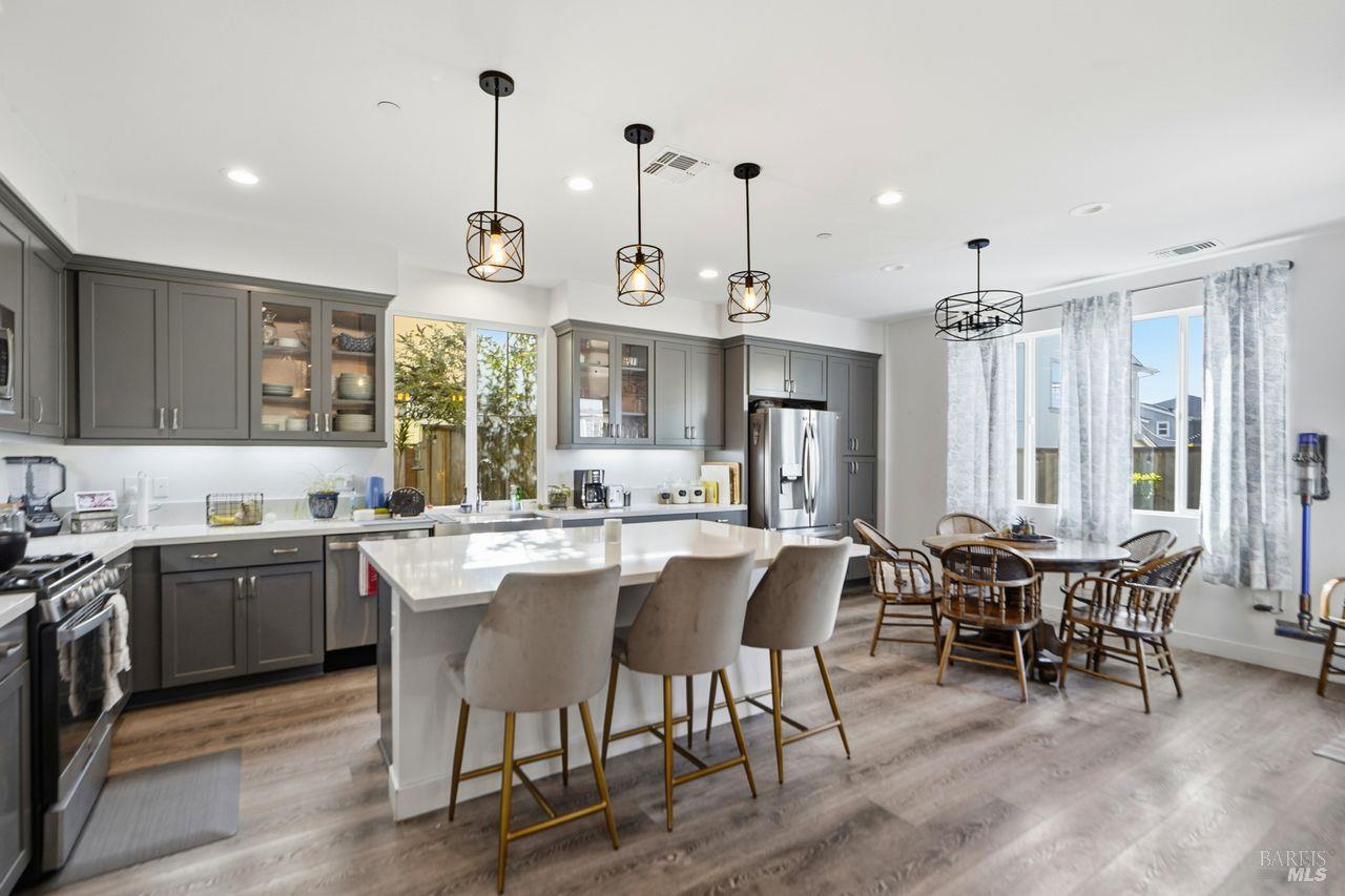 Detail Gallery Image 15 of 47 For 1617 Sorrel St, Santa Rosa,  CA 95403 - 3 Beds | 2/1 Baths