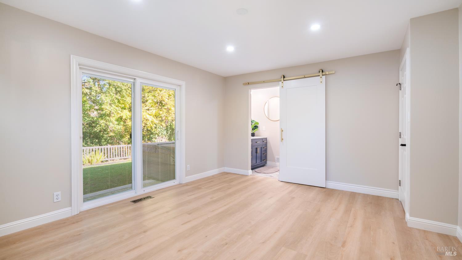 Detail Gallery Image 14 of 21 For 3347 Hermit Way, Santa Rosa,  CA 95405 - 3 Beds | 2 Baths