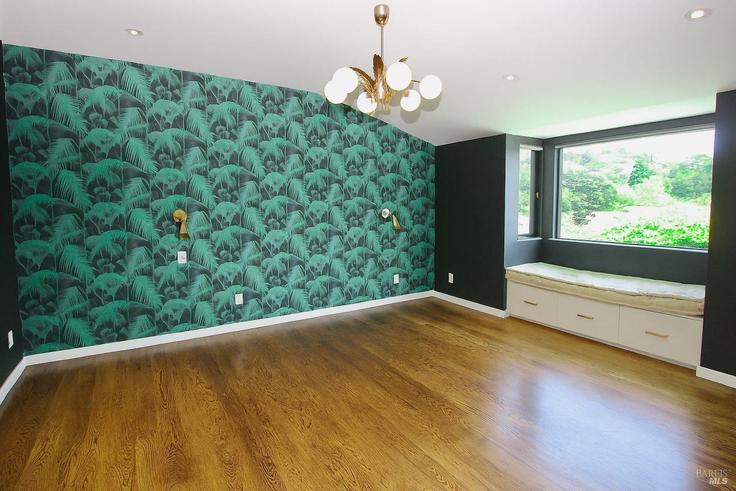 Detail Gallery Image 7 of 24 For 19 Bayview Ter, Mill Valley,  CA 94941 - 5 Beds | 3/1 Baths