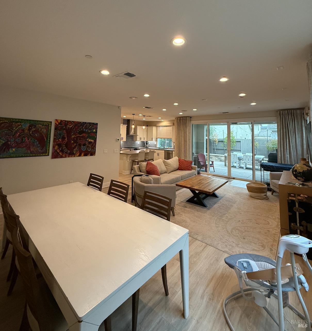 Detail Gallery Image 6 of 39 For 813 Cosmos Dr, Vacaville,  CA 95687 - 4 Beds | 3 Baths