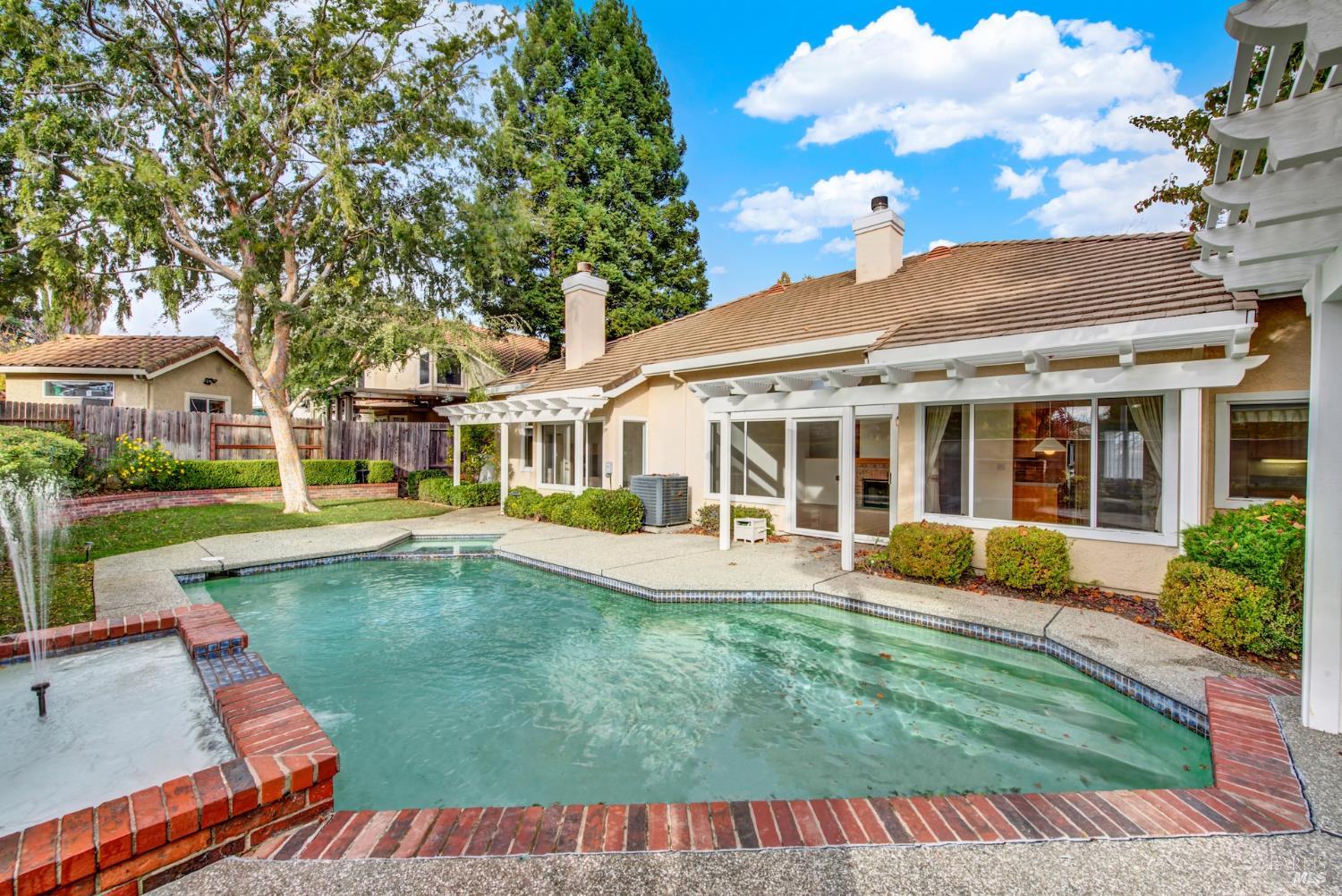 Detail Gallery Image 6 of 98 For 518 Canyon Oak Dr, Vacaville,  CA 95688 - 3 Beds | 2/1 Baths