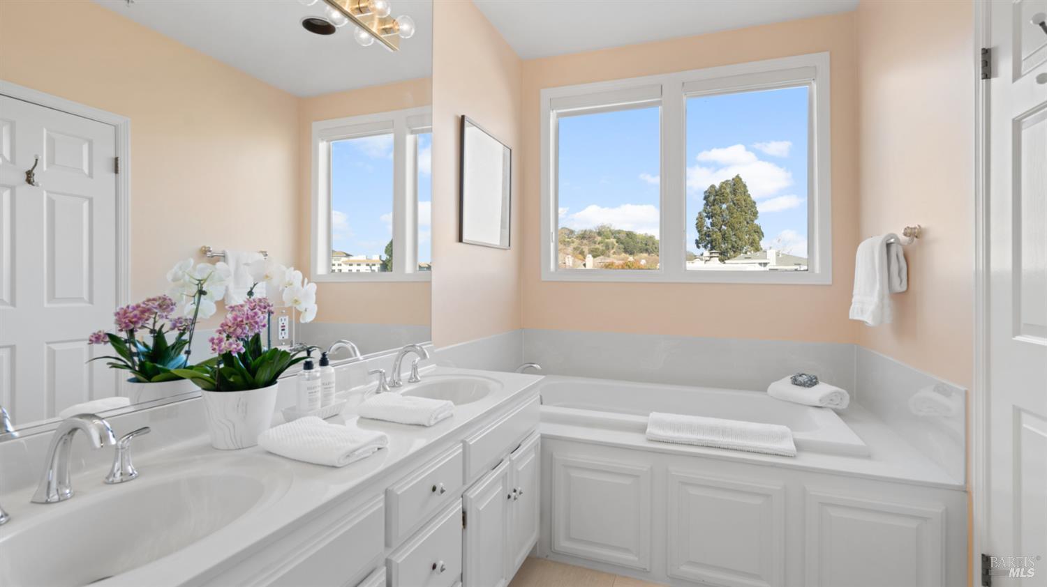 Detail Gallery Image 21 of 30 For 69 Gable Ct, San Rafael,  CA 94903 - 3 Beds | 2 Baths