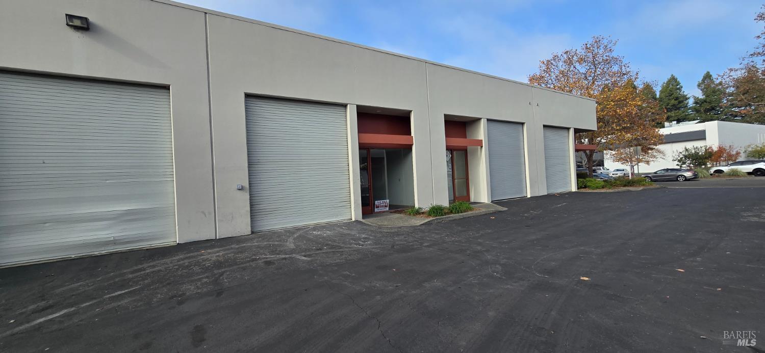 Detail Gallery Image 4 of 22 For 1814 Empire Industrial Ct #C,  Santa Rosa,  CA 95403 - – Beds | – Baths