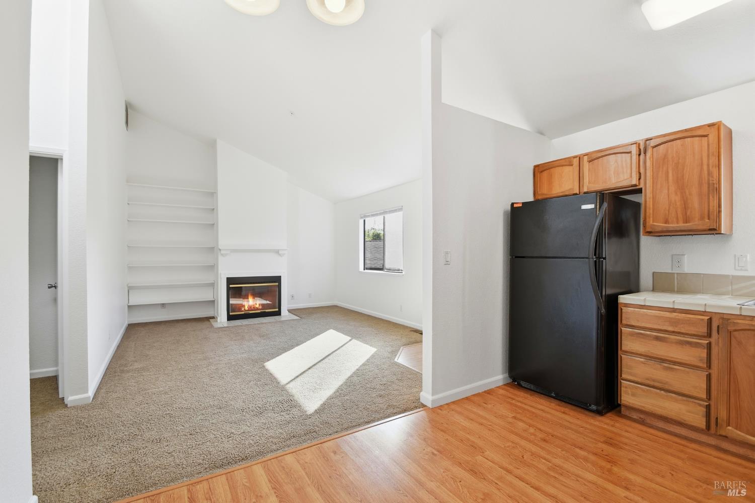 Detail Gallery Image 8 of 17 For 23 Pine Tree Cir, Cotati,  CA 94931 - 2 Beds | 1/1 Baths