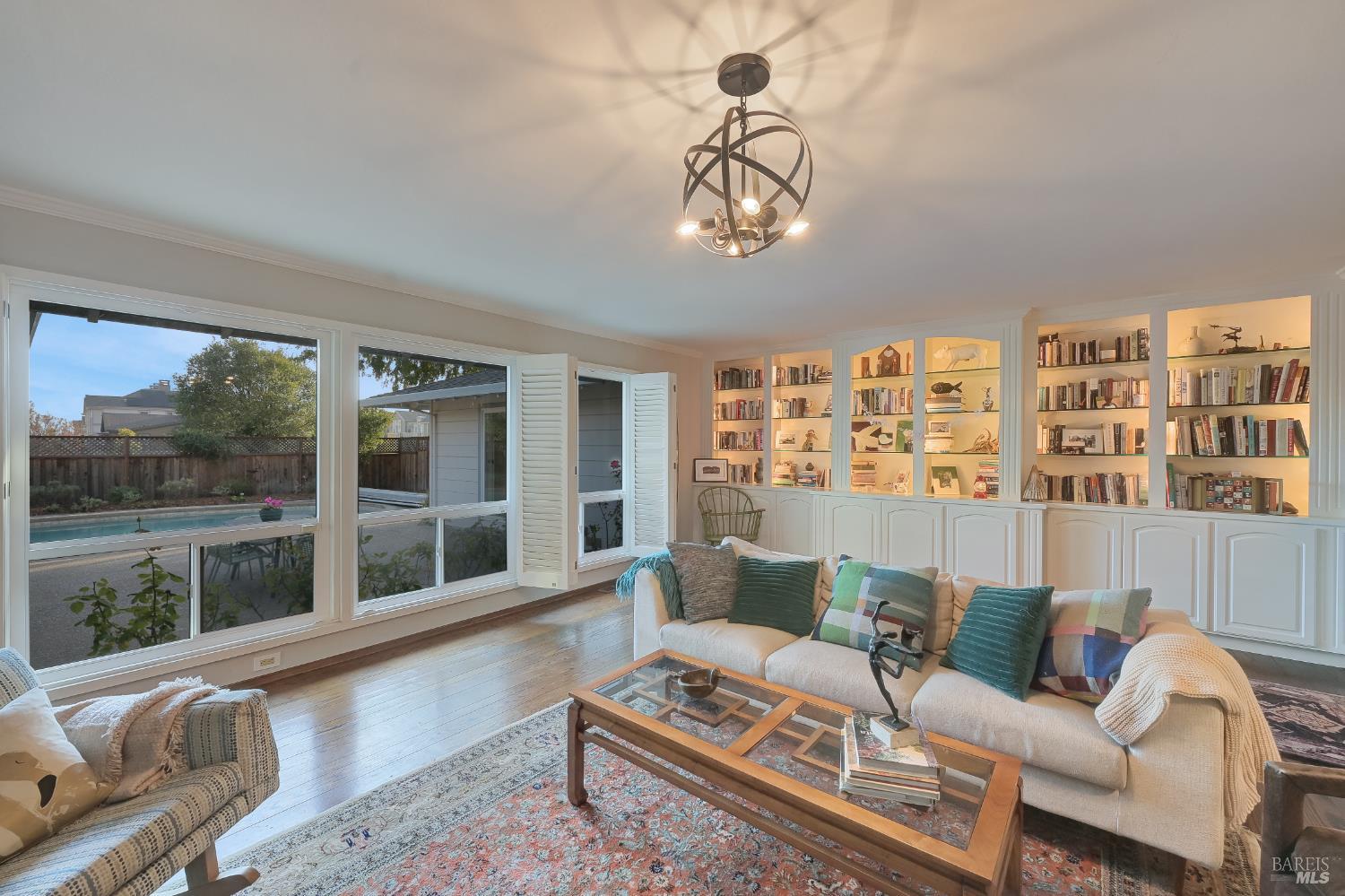 Detail Gallery Image 6 of 35 For 28 Bonnie Banks Way, San Rafael,  CA 94901 - 3 Beds | 2/1 Baths