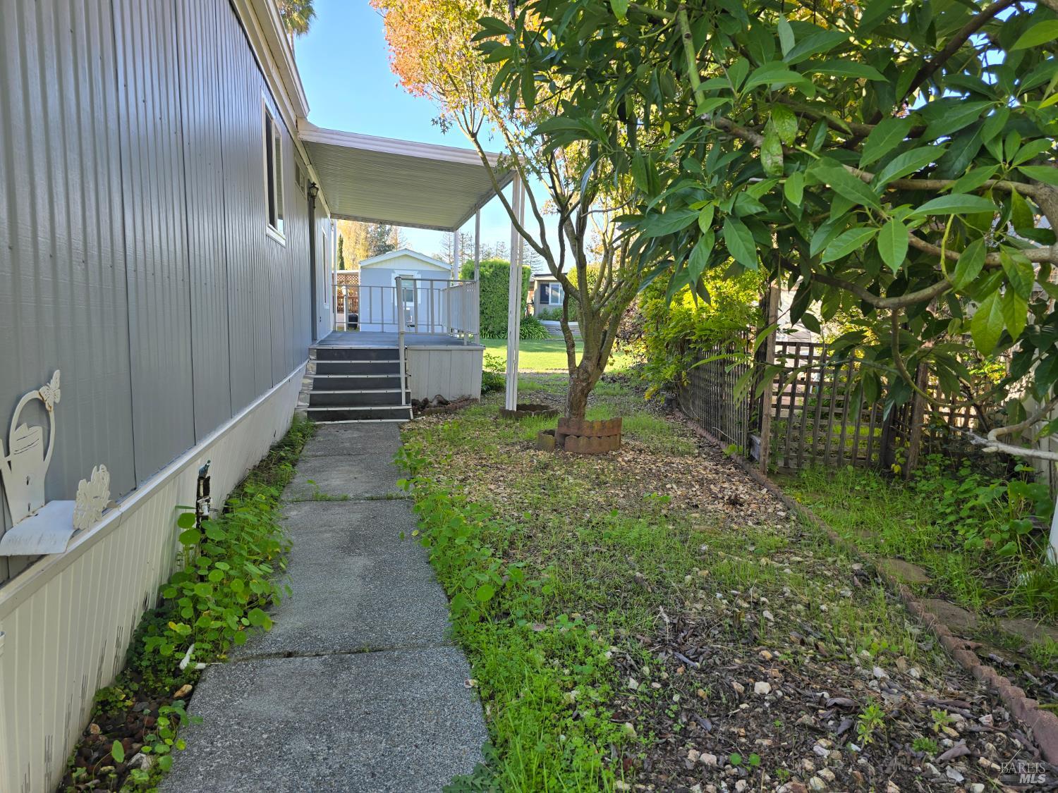 Detail Gallery Image 4 of 17 For 233 Apple Ln, Rohnert Park,  CA 94928 - 2 Beds | 2 Baths