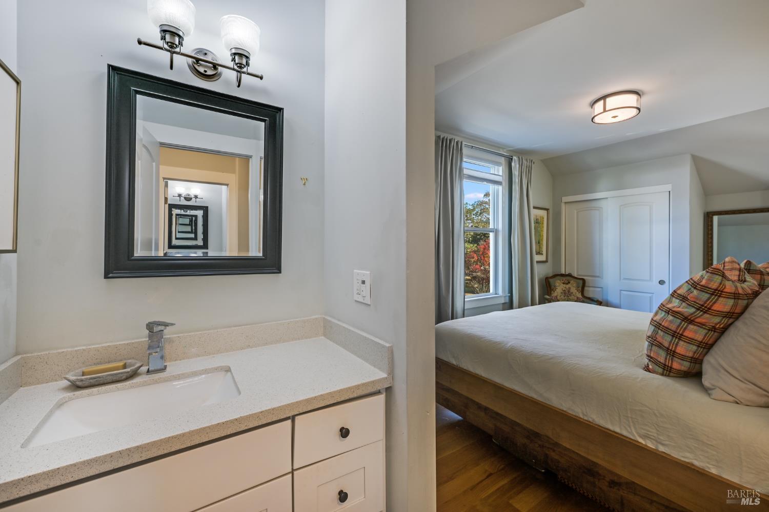 Detail Gallery Image 19 of 31 For 610 E St, Petaluma,  CA 94952 - 3 Beds | 2/1 Baths