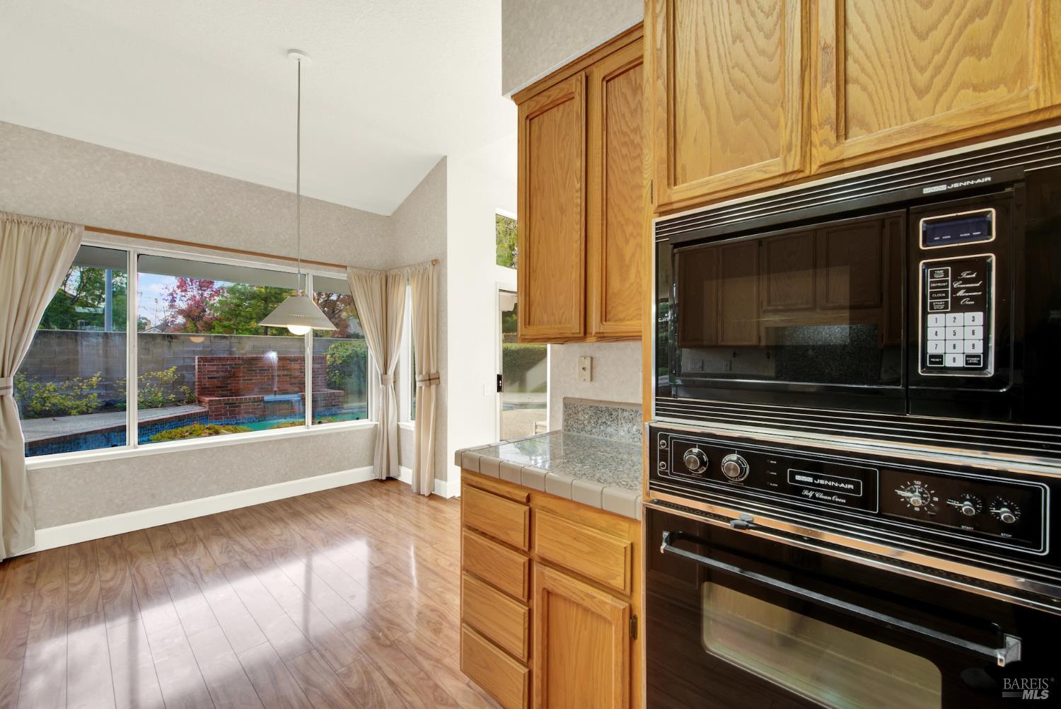 Detail Gallery Image 43 of 98 For 518 Canyon Oak Dr, Vacaville,  CA 95688 - 3 Beds | 2/1 Baths