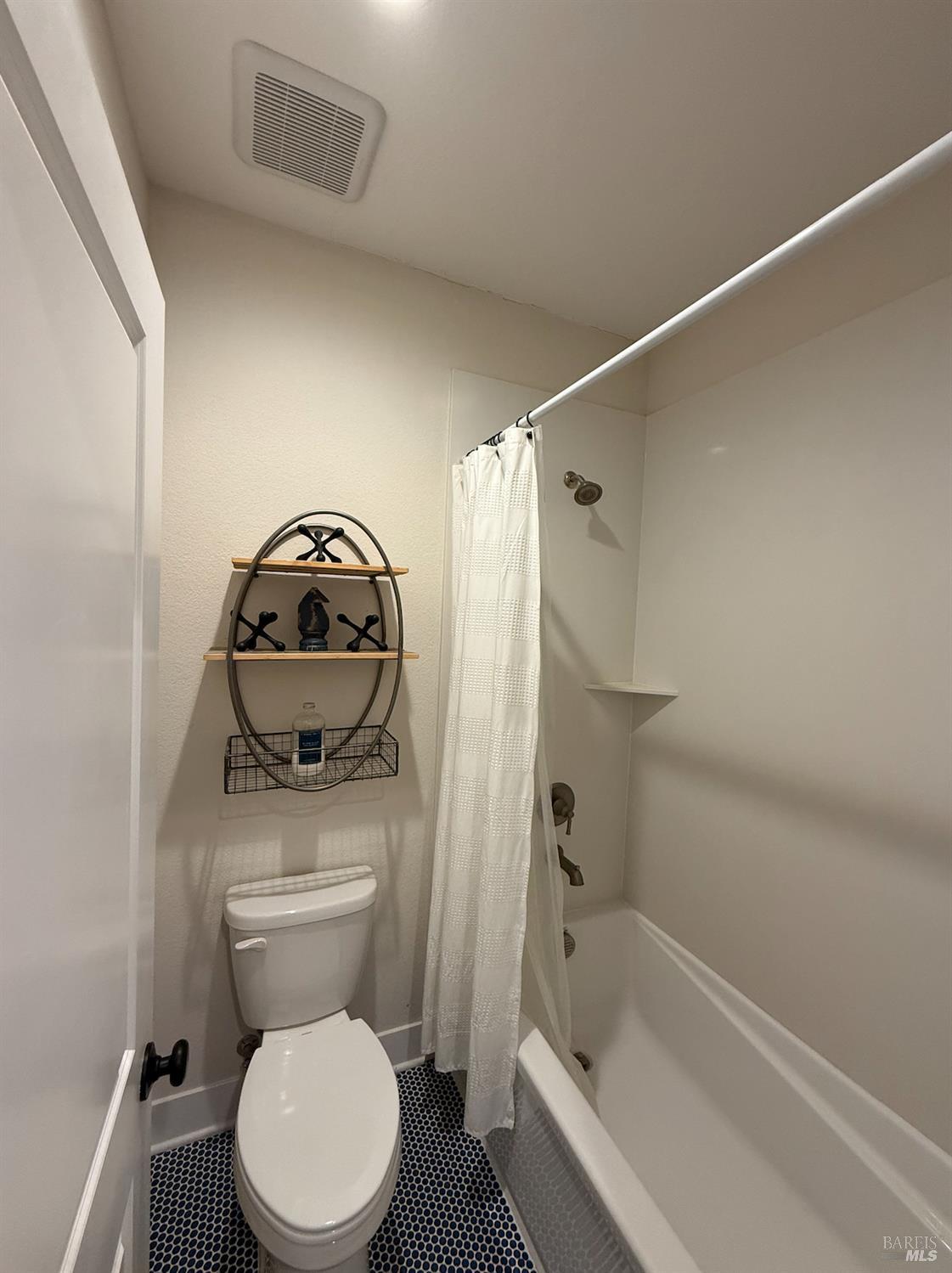 Detail Gallery Image 28 of 39 For 813 Cosmos Dr, Vacaville,  CA 95687 - 4 Beds | 3 Baths