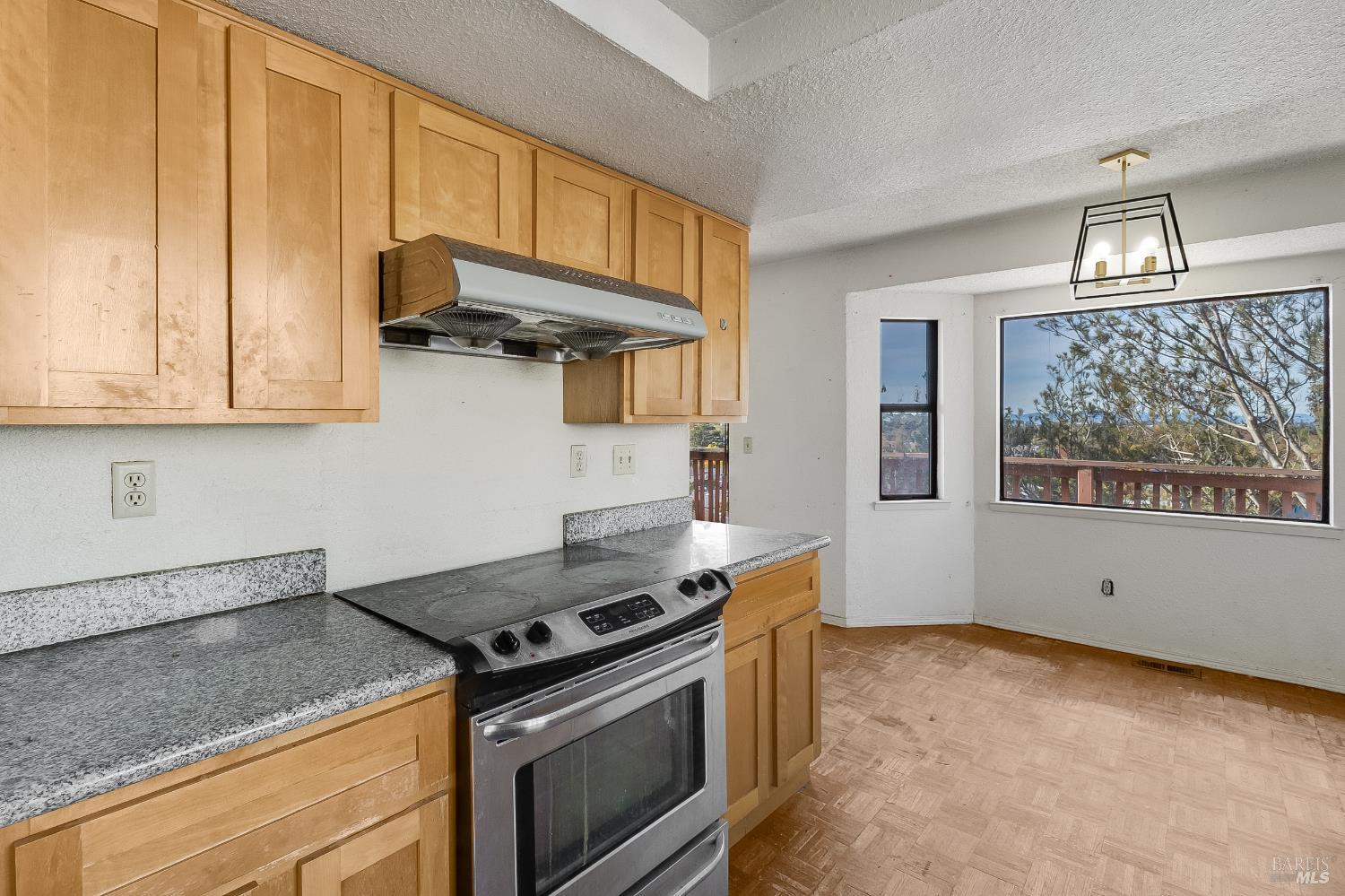 Detail Gallery Image 26 of 55 For 235 Toledo Ct, Vallejo,  CA 94591 - 5 Beds | 3/1 Baths