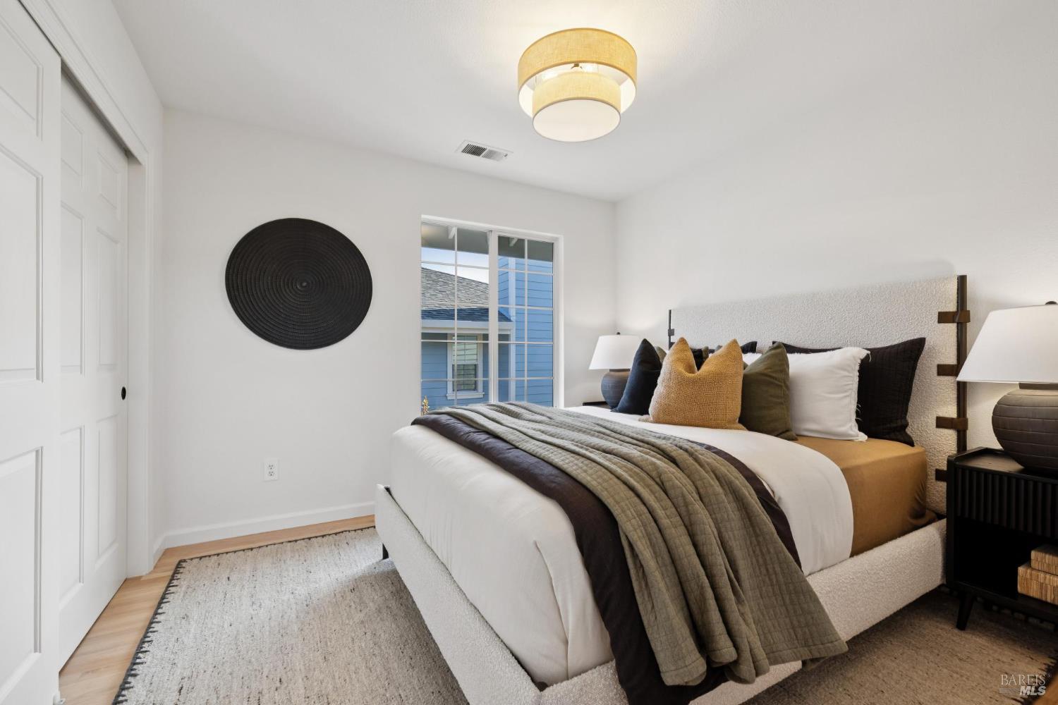 Detail Gallery Image 24 of 43 For 15 Aaron Dr, Novato,  CA 94949 - 5 Beds | 3 Baths