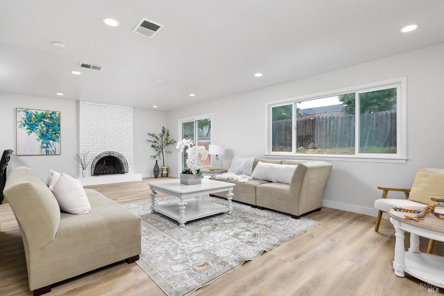 Detail Gallery Image 8 of 21 For 1745 San Jose Dr, Antioch,  CA 94509 - 3 Beds | 2 Baths