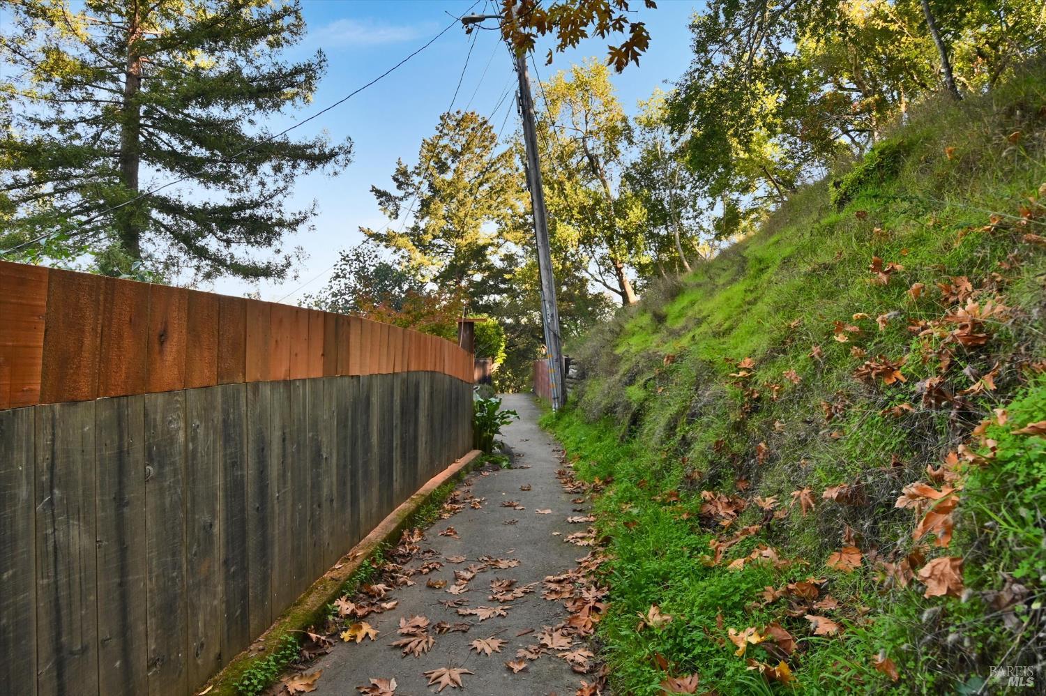 Detail Gallery Image 45 of 49 For 51 Berry Trl, Fairfax,  CA 94930 - 3 Beds | 2 Baths